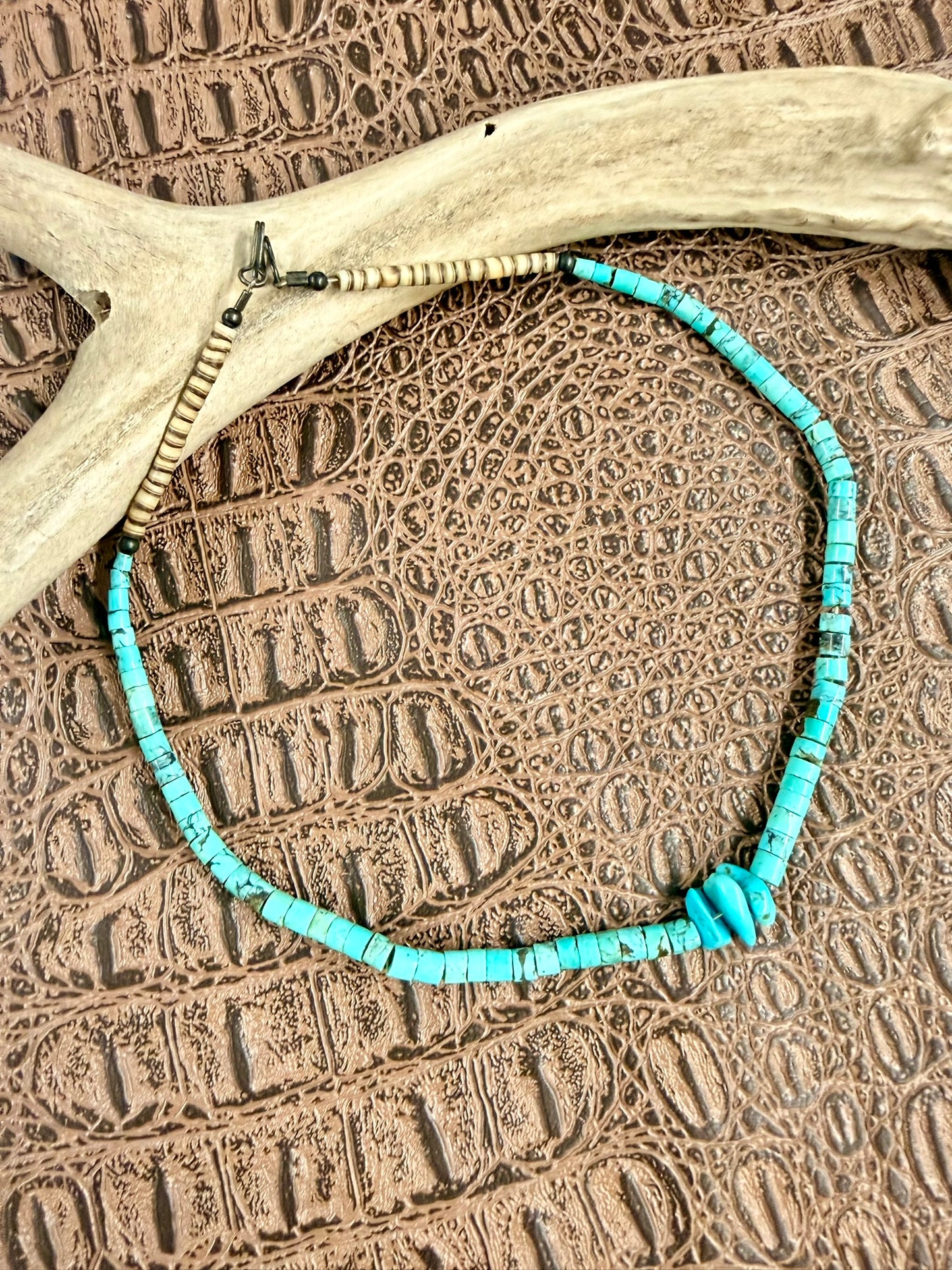 Choker Turquoise Chip Necklace
