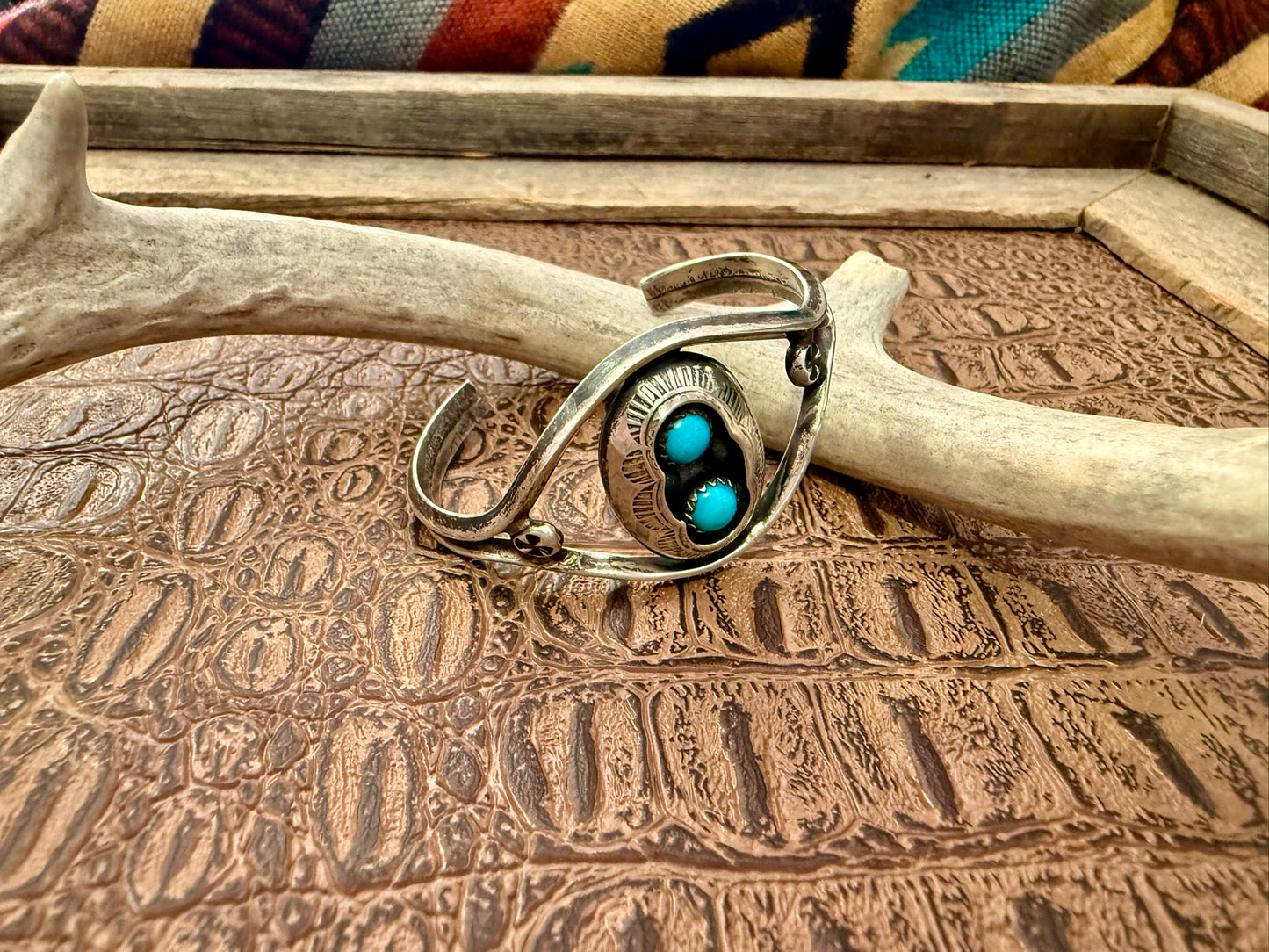 Shadowbox Cuff