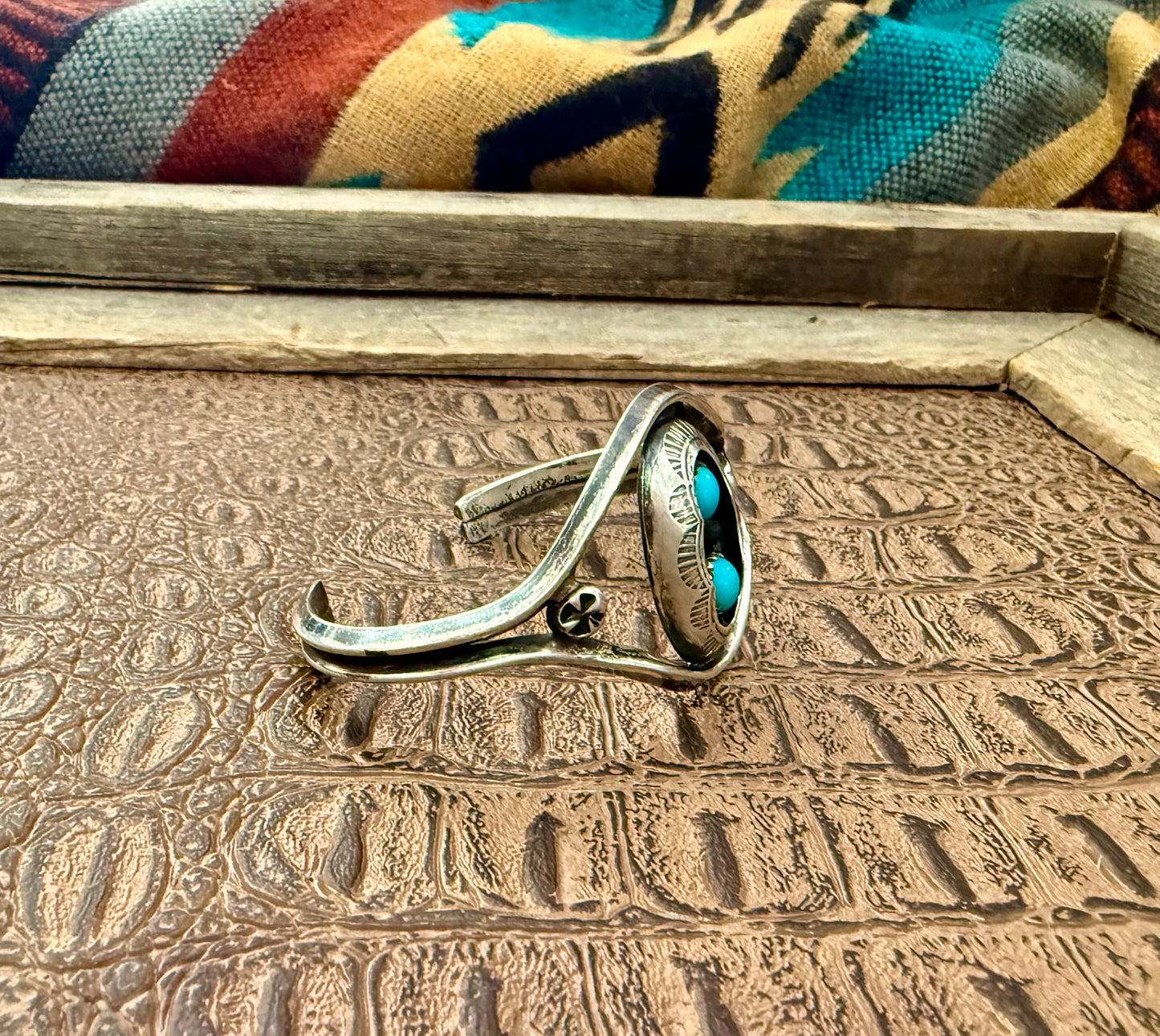 Shadowbox Cuff