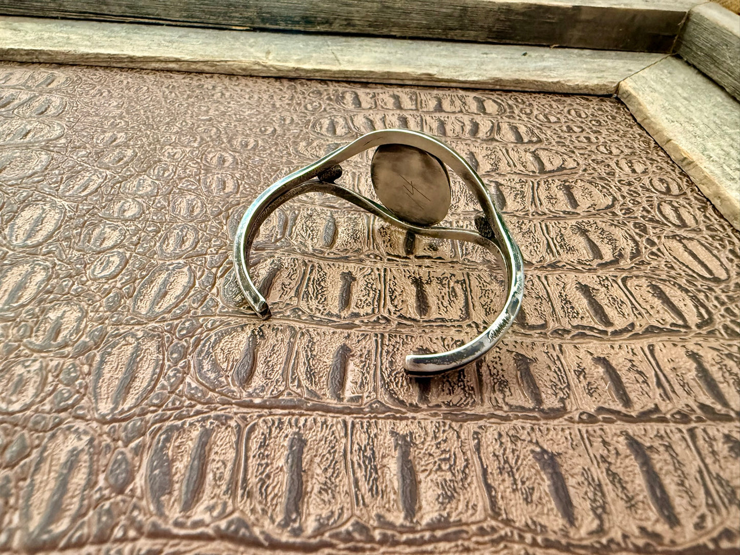 Shadowbox Cuff