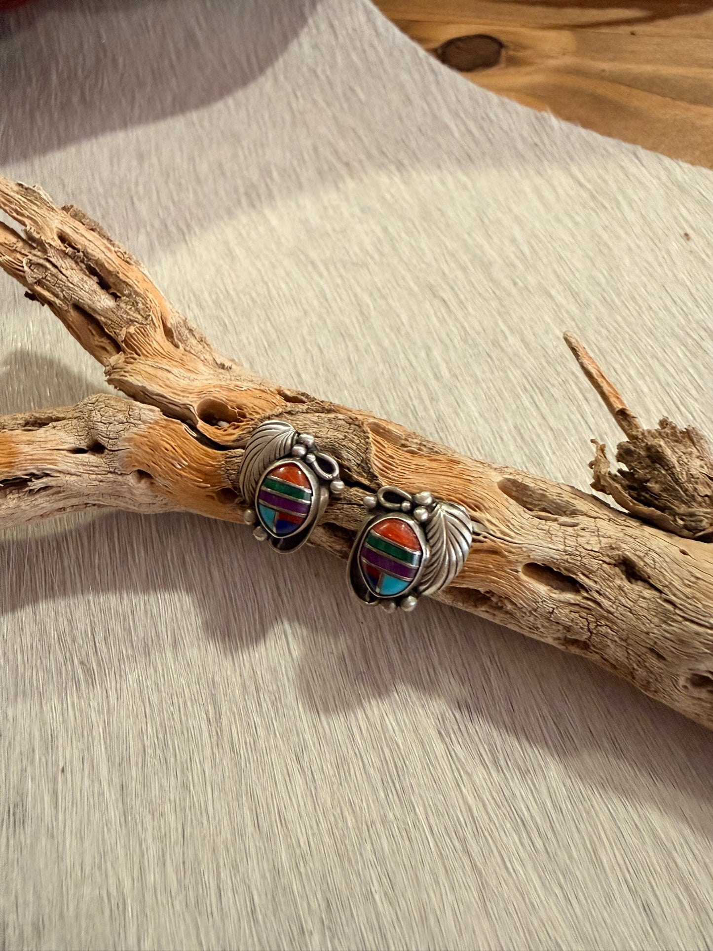 Inlay Feather Stud Earrings