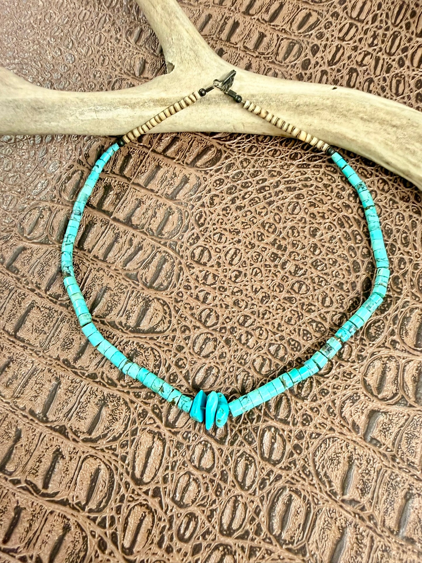 Choker Turquoise Chip Necklace
